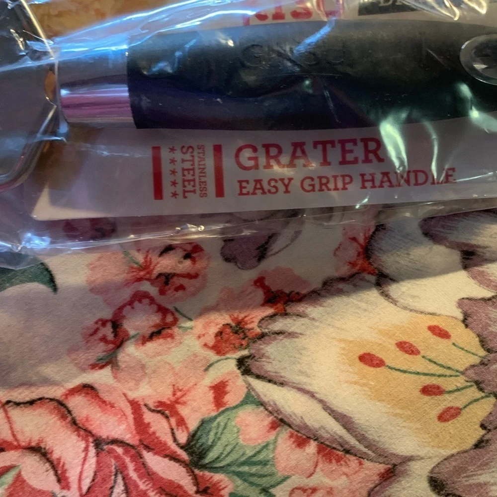 NWT Professional Stainless Steel Grater - Easy Grip Handle